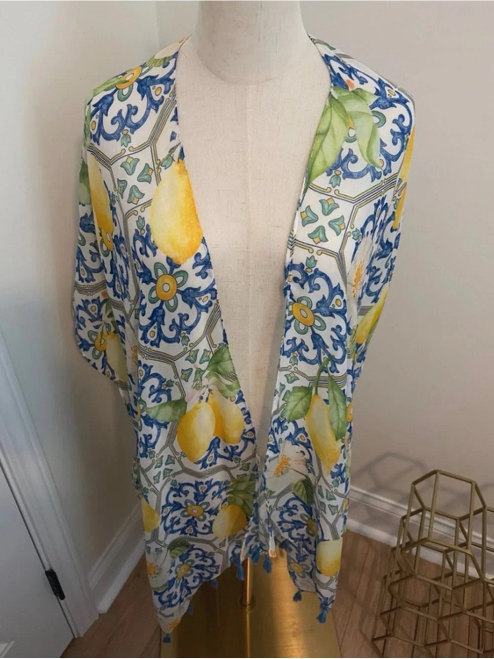 Boutique Avenue 9 Cover up or Kaftan Lemon Print Wrap free size Top